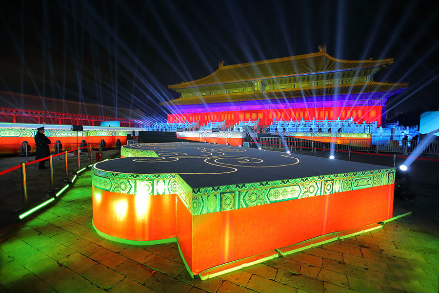 �����ڄ������Ļ��m��̫�R������ϵ�y�������U���������b